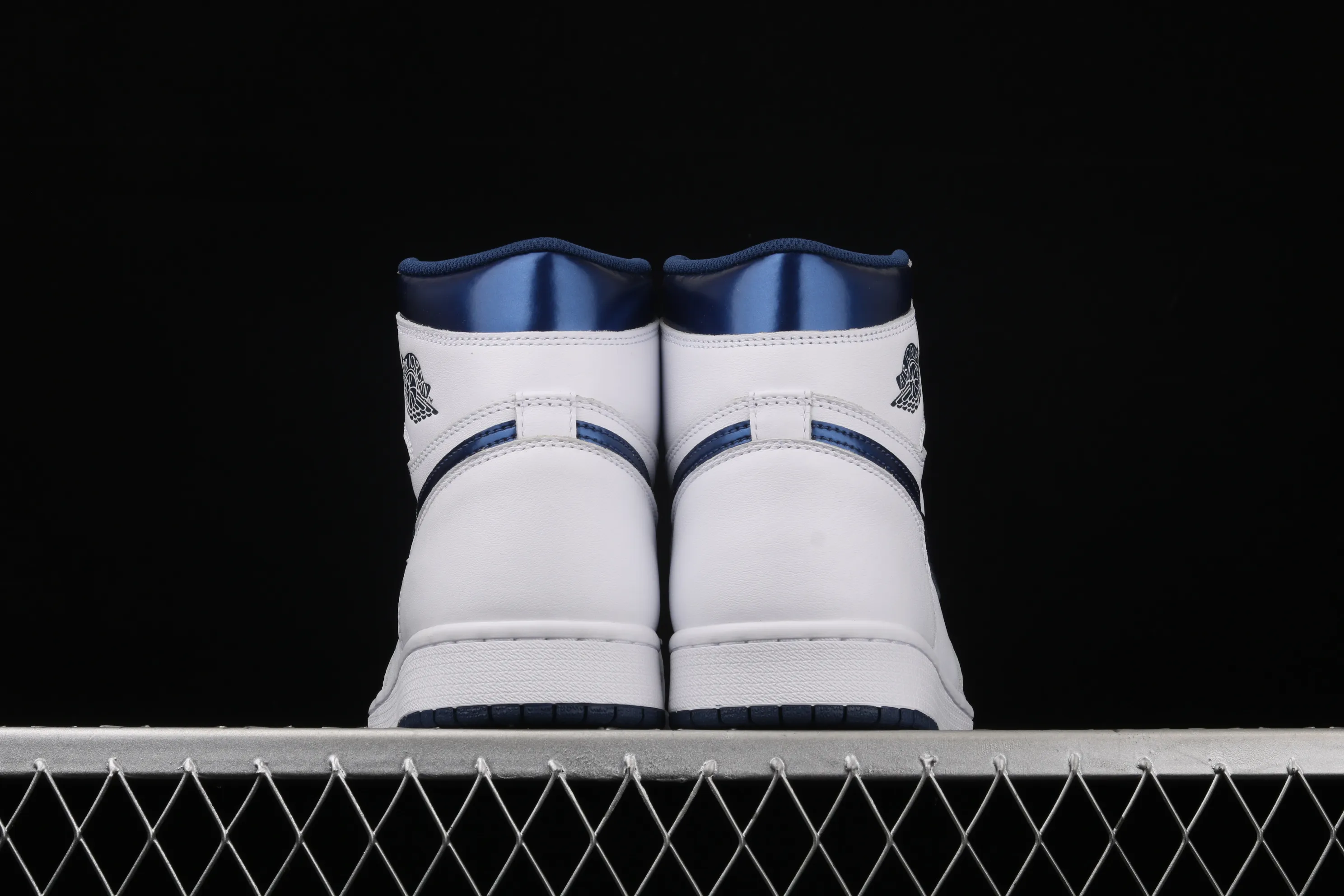 All categories Air Jordan Jordan series basketball shoes Air Jordan 1 High Air Jordan 1 Retro Metallic Navy AJ1 Joe 1 Navy Blue 555088-106